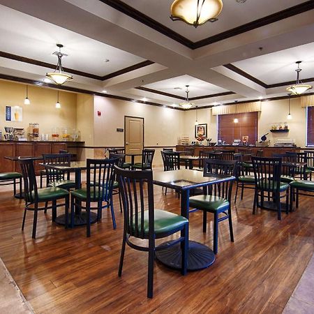 Best Western Plus Emory At Lake Fork Inn & Suites Exterior photo