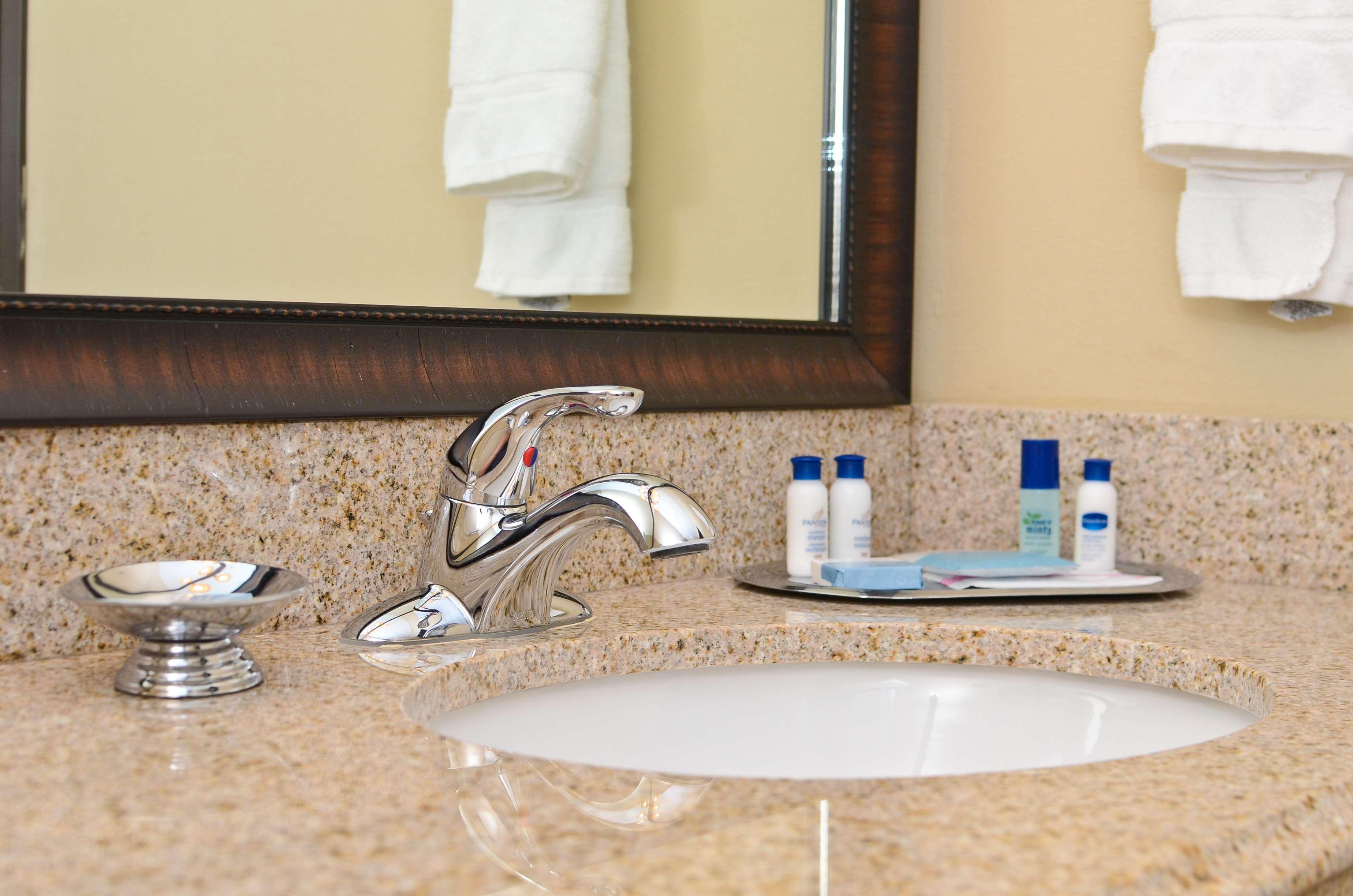 Best Western Plus Emory At Lake Fork Inn & Suites Exterior photo